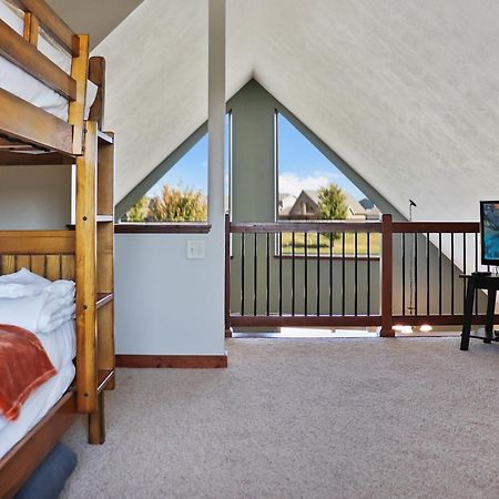 Boho Bungalow On The Pond W/ Hot Tub Arnolds Park Exteriér fotografie