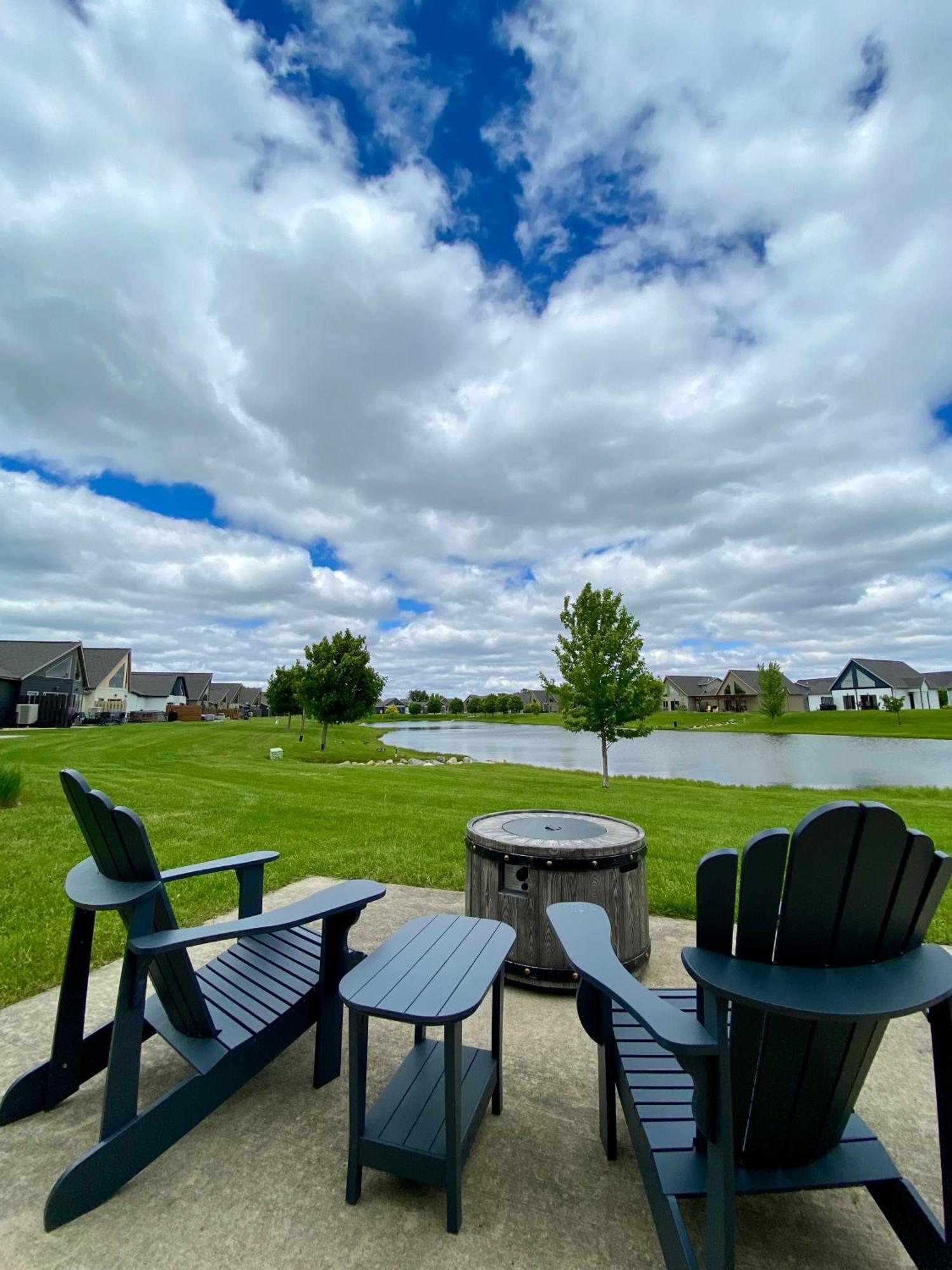 Boho Bungalow On The Pond W/ Hot Tub Arnolds Park Exteriér fotografie