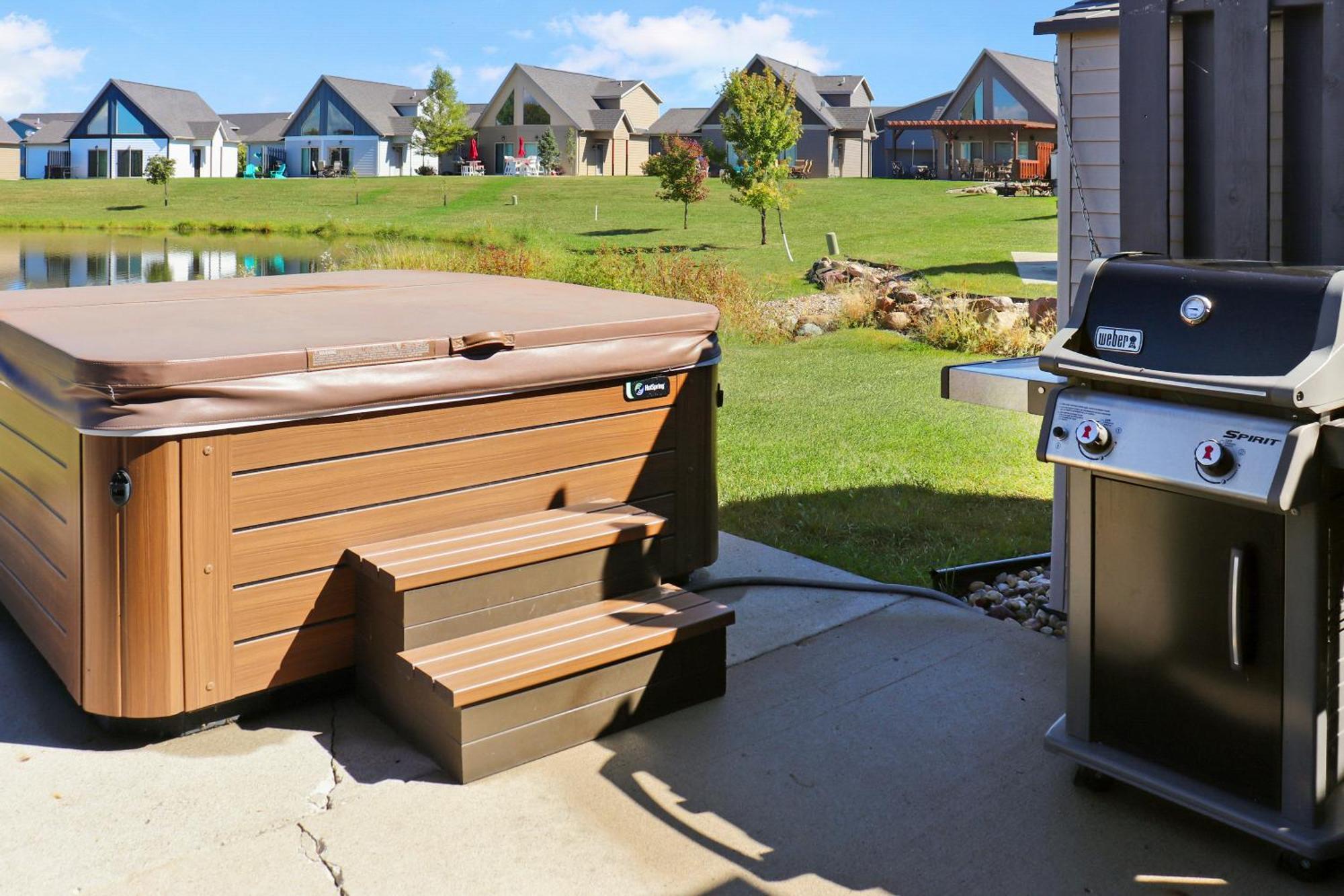 Boho Bungalow On The Pond W/ Hot Tub Arnolds Park Exteriér fotografie