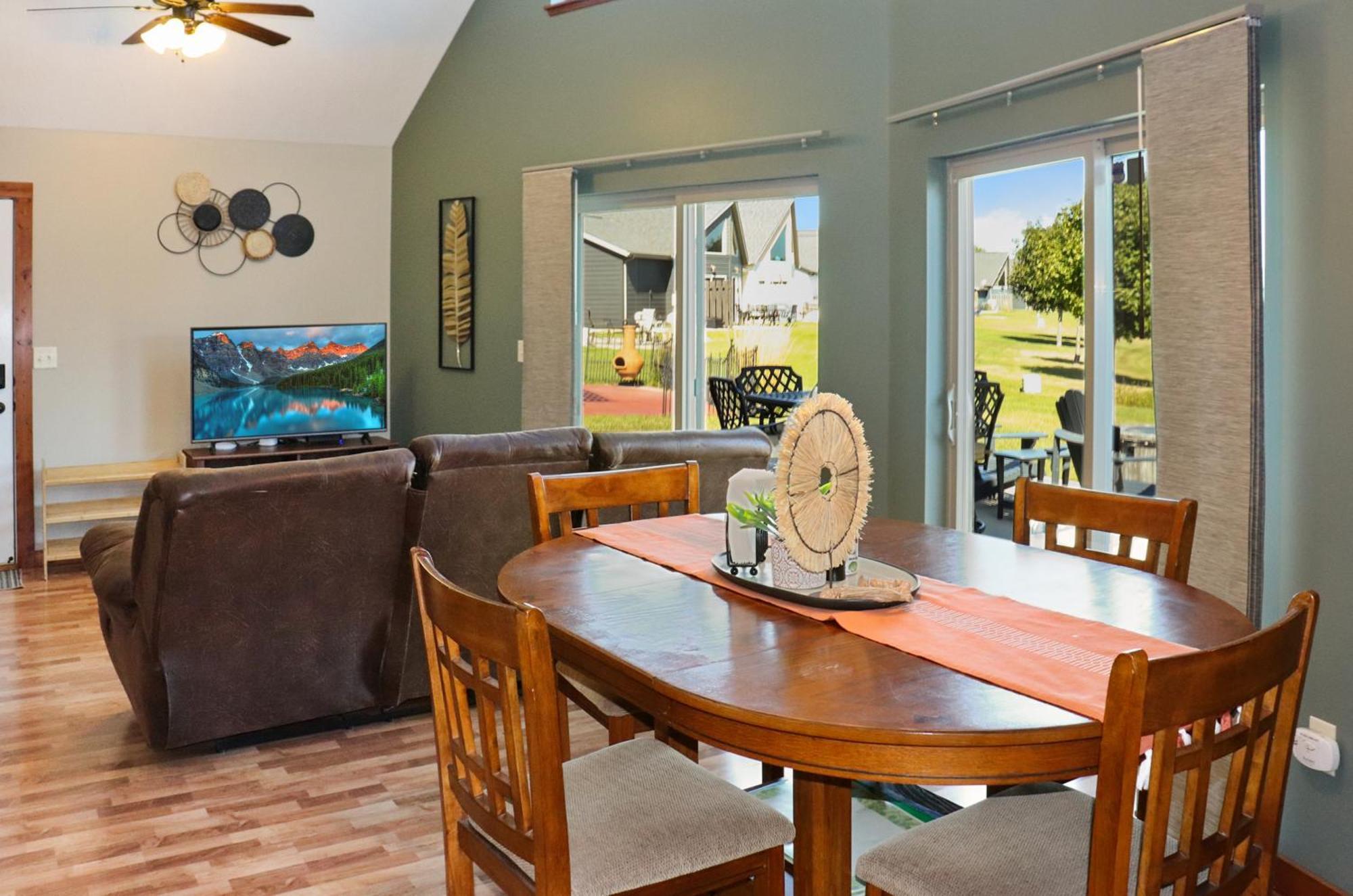 Boho Bungalow On The Pond W/ Hot Tub Arnolds Park Exteriér fotografie