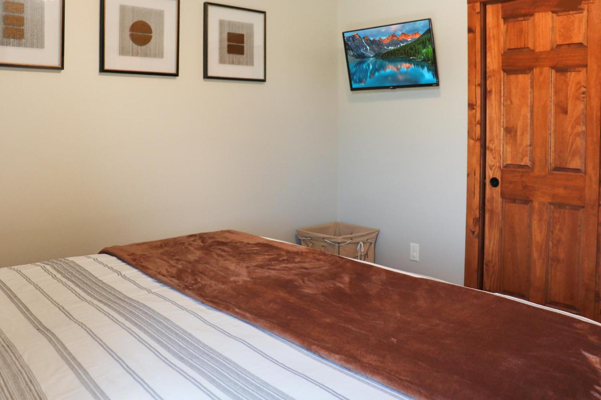 Boho Bungalow On The Pond W/ Hot Tub Arnolds Park Exteriér fotografie